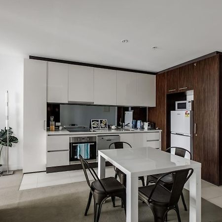 Metro Muse - Minimalist Chic For Couples In Cbd Apartment Melbourne Exterior photo